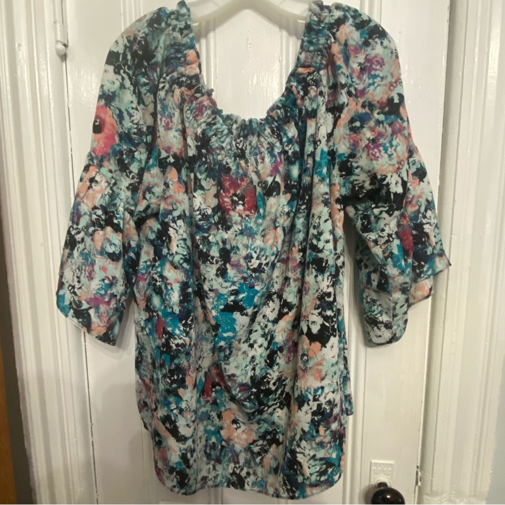 Flowy, lightweight top 3x